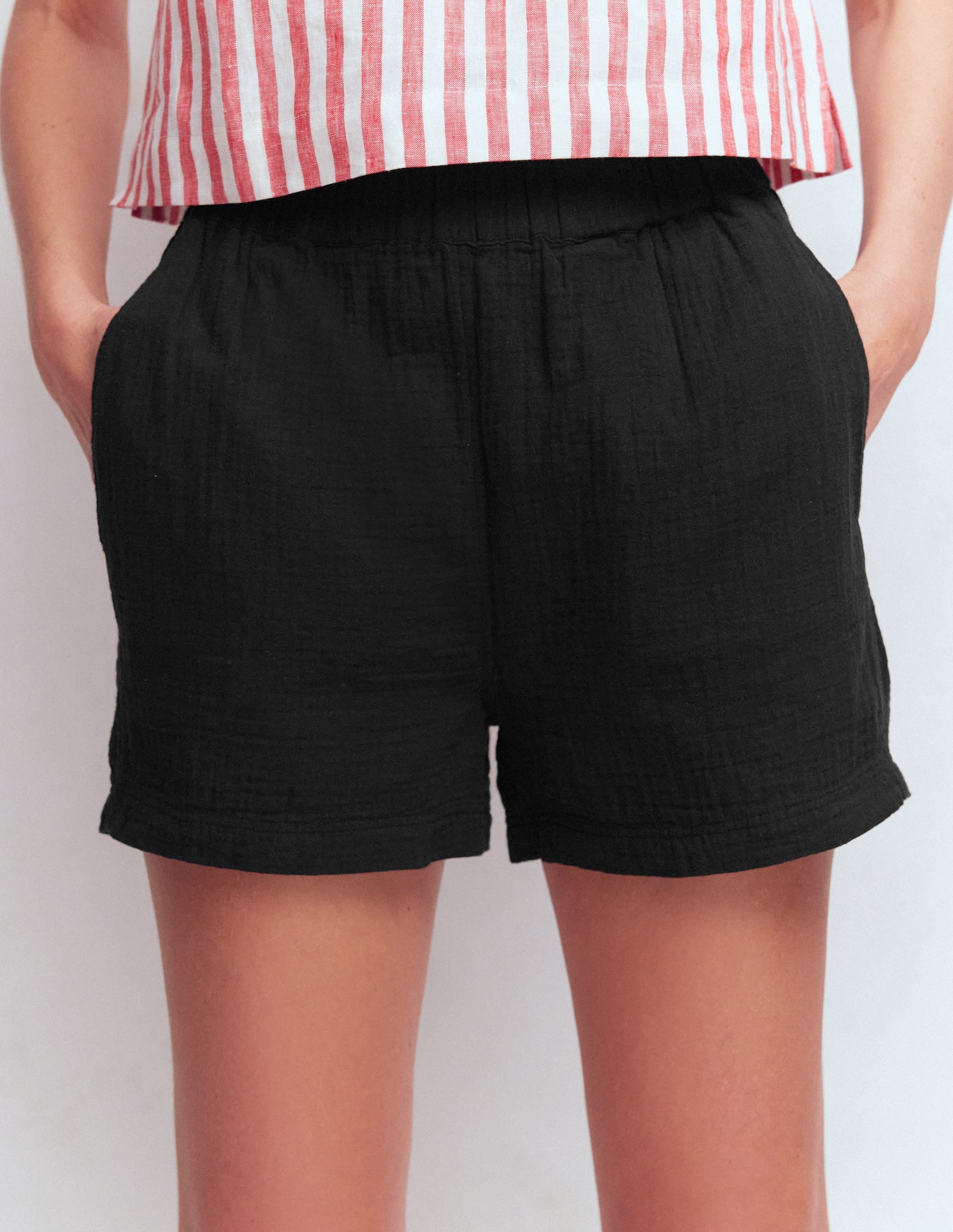 Pull-on Double Cloth Shorts-Black