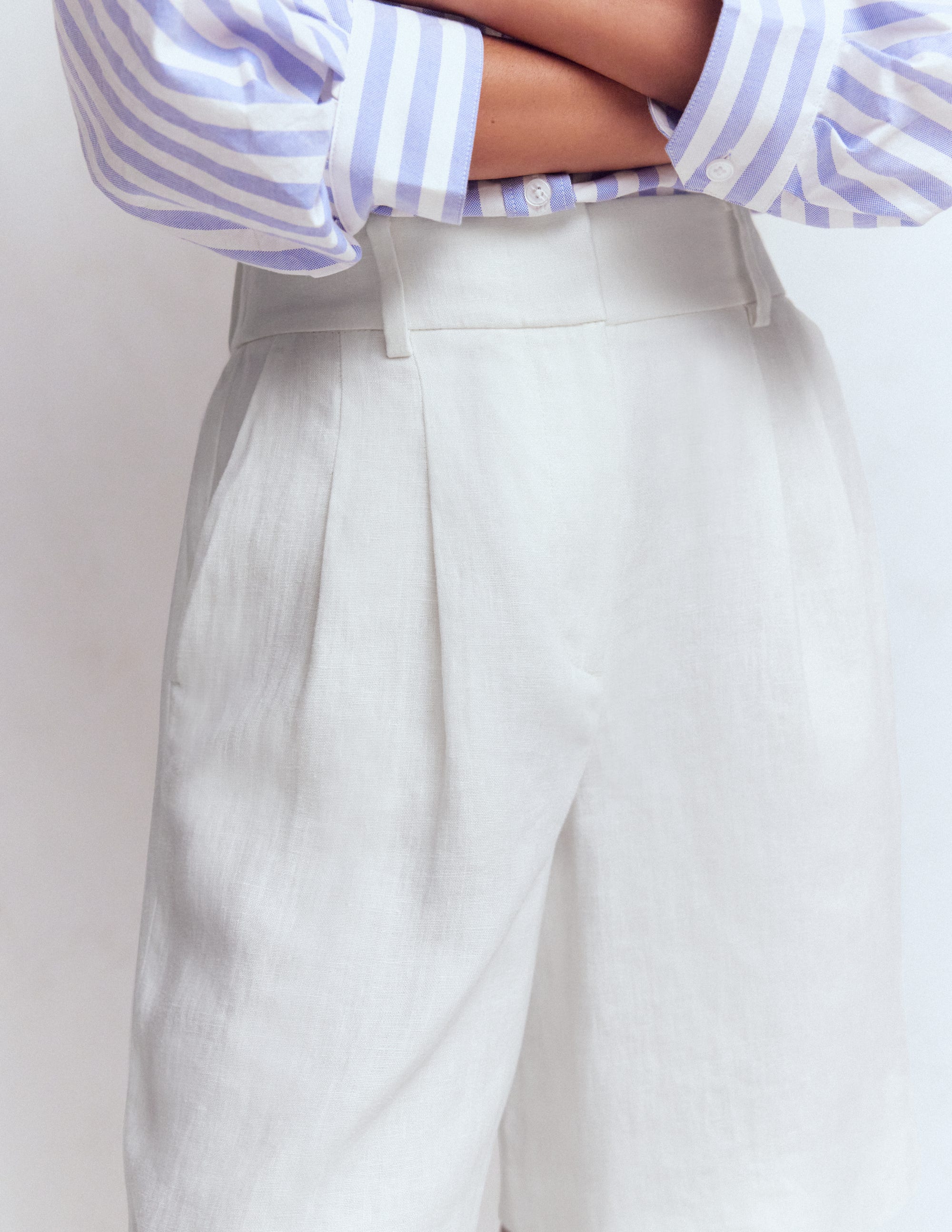 Kensington Linen Shorts-White