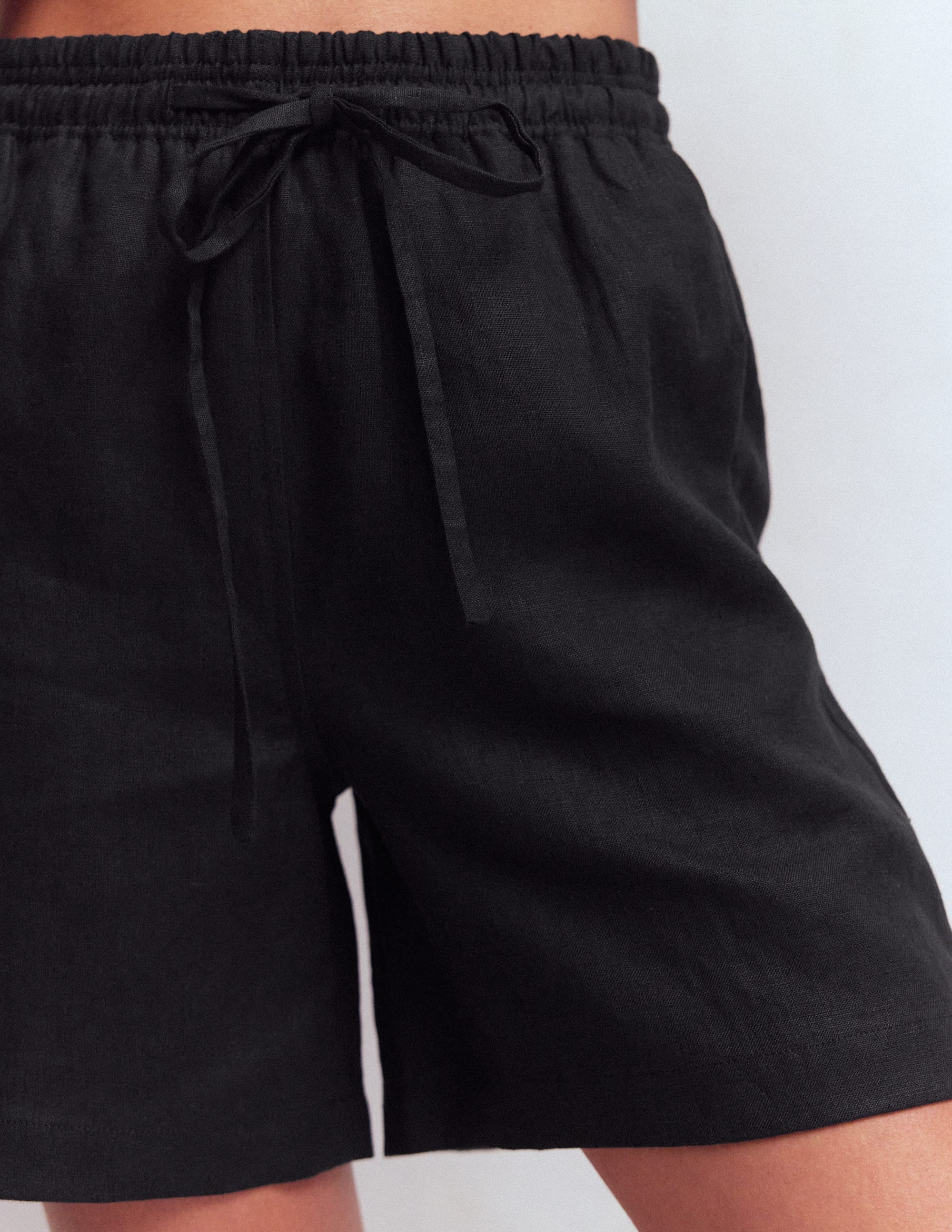 Islington Linen Shorts-Black